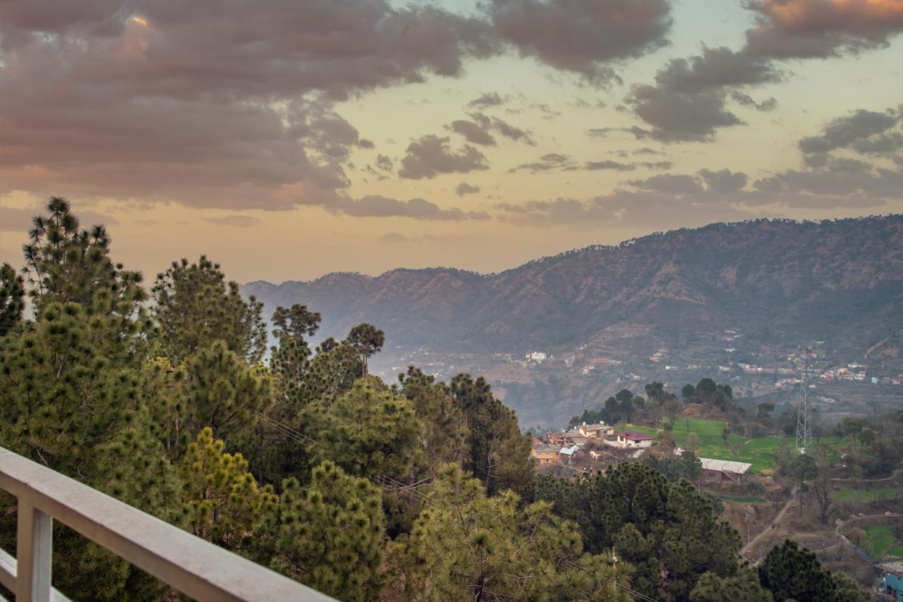 The Hillcrest Paradise Kasauli Eksteriør billede