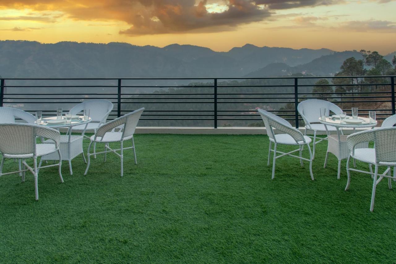 The Hillcrest Paradise Kasauli Eksteriør billede